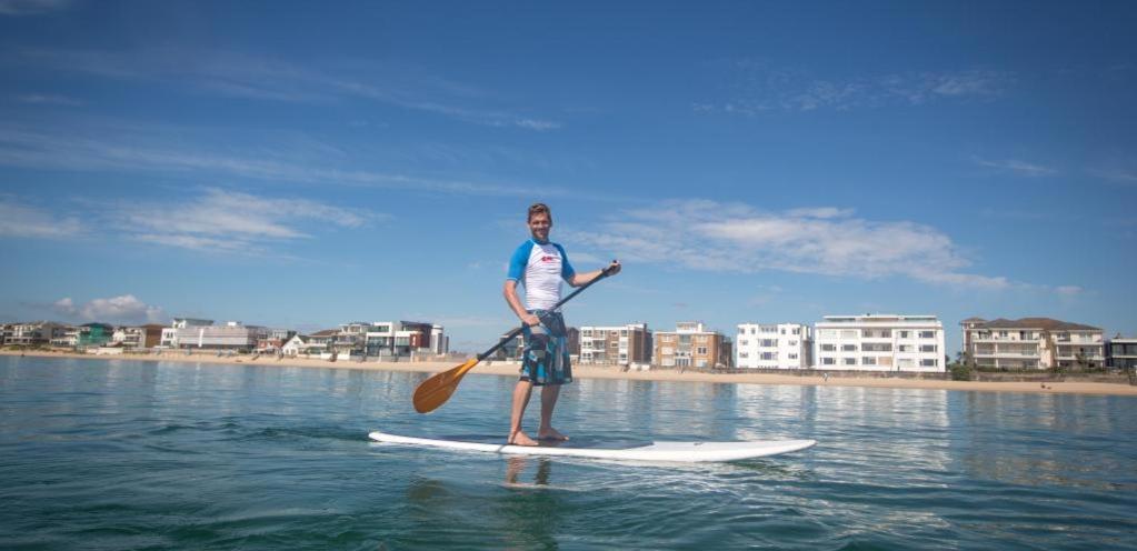 Top Floor Sandbanks Apartment With Free Parking Just Minutes From The Beach And Bars Canford Cliffs エクステリア 写真
